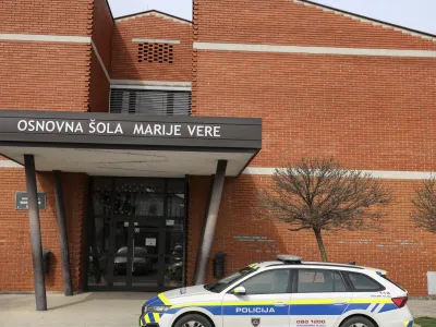 - 09. 04. 2024 - simbolična fotografija - policija, osnovna &scaron;ola, mladoletni&scaron;ki kriminal, prestopni&scaron;tvo, grožnja //FOTO: Jaka Gasar