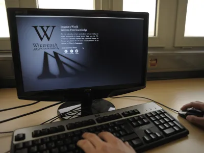 Zatemnitev spletne strani Wikipedia kot znak protesta proti ameri&scaron;kemu zakonu SOPA<br><br>//FOTO: Tomaž Zajel&scaron;nik