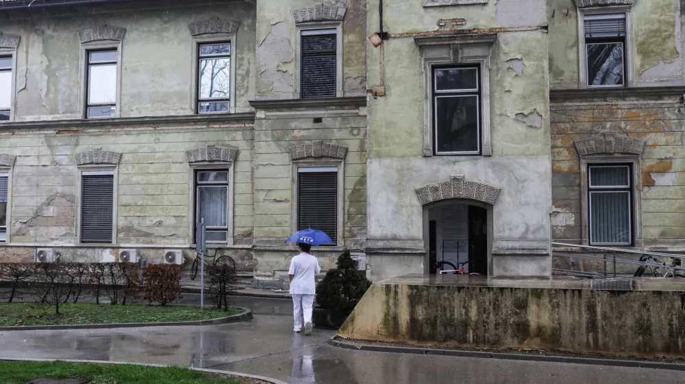 - Onkolo&scaron;ki in&scaron;titut,- 01.03.2024 &ndash; stavka zdravnikov - začeli uveljavljati umiki soglasij zdravnikov za nadurno delo, s čimer Fides zaostruje stavko, ki poteka že sedem tednov. //FOTO: Bojan Velikonja