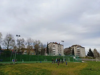 &Scaron;e vedno neuporabno igri&scaron;če bo nogometa&scaron;em na voljo predvidoma od začetka junija.&nbsp;