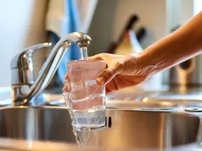 Vzorci pitne vode so potrdili, da je skladna z uredbo o pitni vodi. Foto: Arhiv Dnevnika