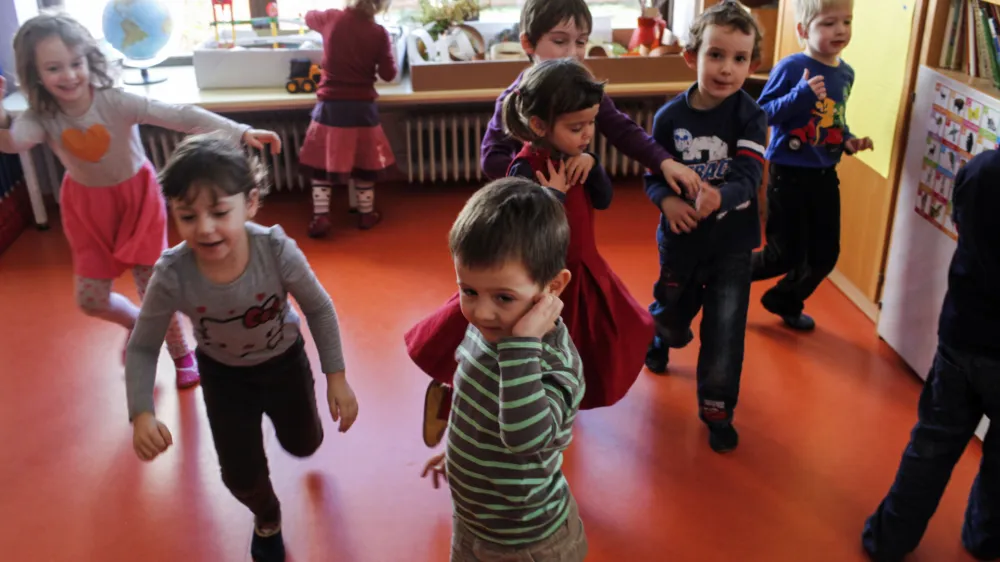 otrok - igra<br><br><br>- Vrtec Trnovo - zavod za pred&scaron;olsko vzgojo - pred&scaron;olski otroci -    //FOTO: Jaka Gasar