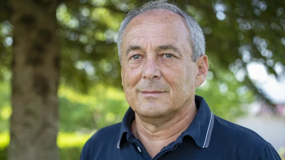 Željko Savič, župan Dola pri Ljubljani: Problema povečevanja ali &scaron;irjenja birokracije in s tem povezane gospodarnosti, učinkovitosti in uspe&scaron;nosti poslovanja žal ne obravnava noben predpis, zato pričakujemo, da tukaj kr&scaron;itev ne bo.&nbsp;