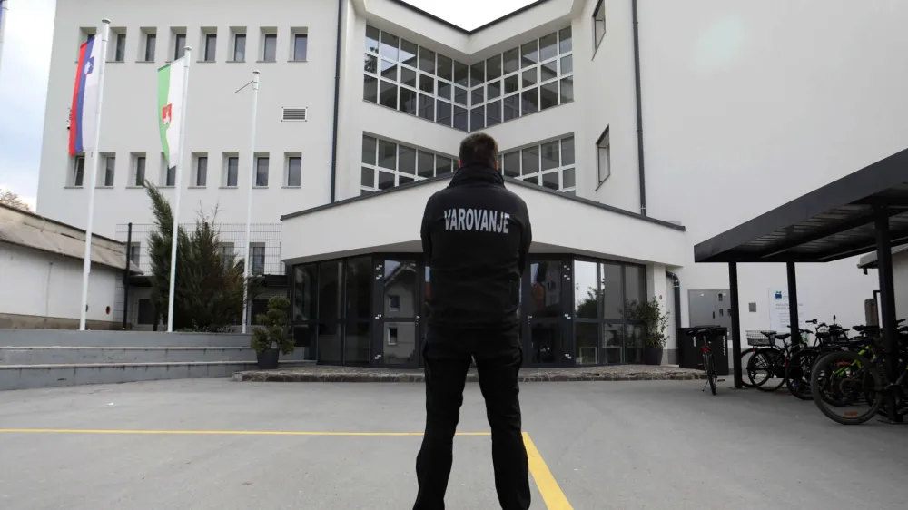 10.04.2024 -O&scaron; Bičevje, varovanje, varnostnikFoto: Tomaž Skale