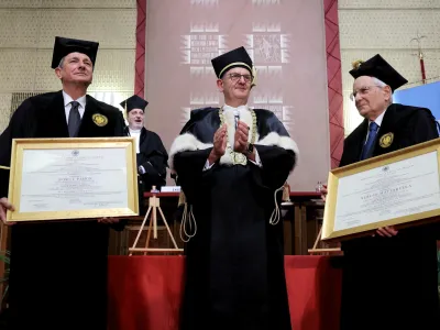 Italija, Trst.<br>Predaja castnih doktoratov Univerze v Trstu bivsemu predsedniku republike Borutu Pahorju in predsedniku Italije Sergiu Mattarelli.