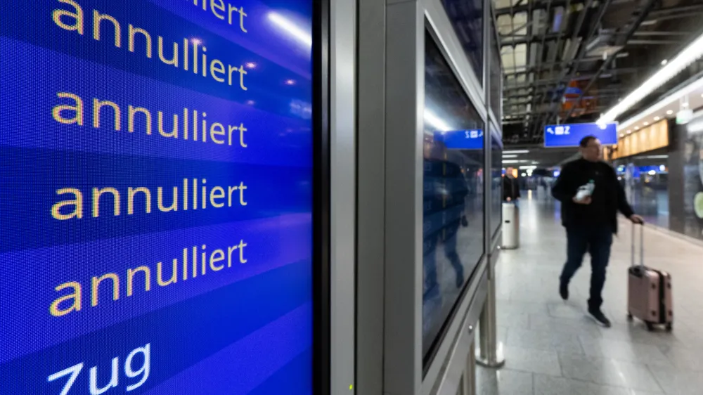 FILED - 12 March 2024, Hesse, Frankfurt/M.: A display in the departure hall at Terminal 1 at Frankfurt Airport shows several flights as canceled. Photo: Lando Hass/dpa