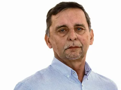 Miran Lesjak- Redakcija Dnevnik 2024 - portreti za komentarje in kolumne - kolumnisti - komentatorji &ndash; novinarji - portret //FOTO: Luka Cjuha