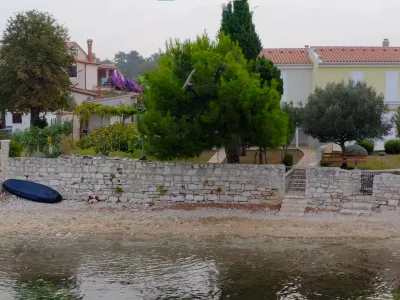 Župan Umaga opozarja na anarhijo zaradi črnih gradenj.