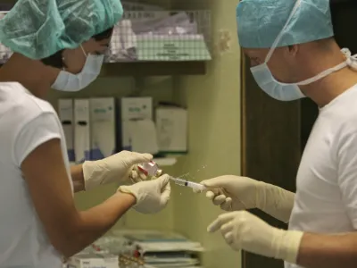 Urgenca UKC - Urgentni kirur&scaron;ki blok  - ilustrativna fotografija - zdravstvo - zdravniki -  ///FOTO: Luka Cjuha///FOTO: Luka Cjuha