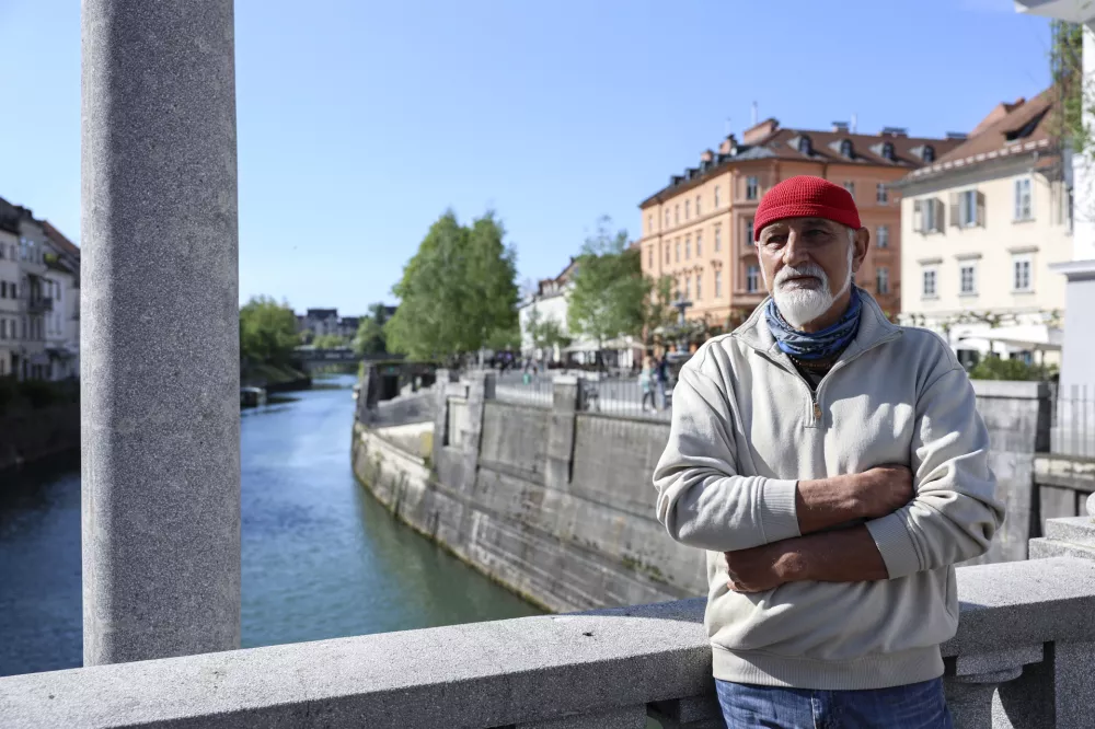 Kar dve desetletji je Miro Potočnik raziskoval podvodni svet Ljubljanice, že 33 let pa jo v družbi potapljačev vsako leto tudi očisti. Foto: Jaka Gasar