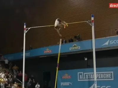 &Scaron;vedski zvezdnik atletike Armand Duplantis je postavil nov svetovni rekord v skoku s palico. 