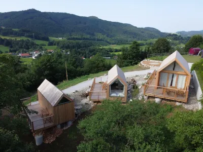 GoLife center s kampom in glampingom je družina Vrankar umestila v naravo Tuhinjske doline.&nbsp;