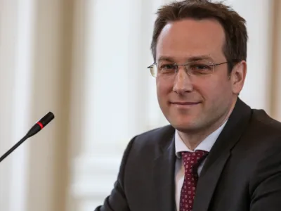 kandidat za Ustavnega sodnika RS DDr. Klemen Jaklič, predavatelj na ameri&scaron;ki Univerzi Harvard, kjer predava s področij ustavnega prava, moralne teorije, etike, človekovih pravic in demokracije.    - 21.03.2017 - javna predstavitev drugega kandidata za sodnika Ustavnega sodi&scaron;ča RS Klemna Jakliča v predsedni&scaron;ki palači -.    //FOTO: Luka Cjuha