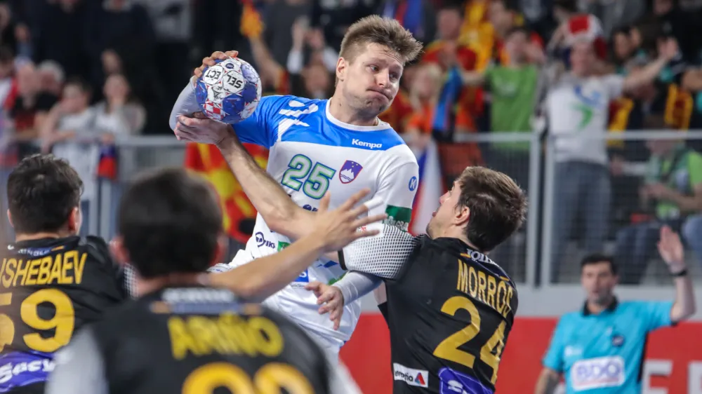 Marko Bezjak  - 23.01.2018 &ndash; Varaždin - rokomet &ndash; Slovenija: &Scaron;panija, evropsko prventstvo v mo&scaron;kem rokometnem prvenstvu na Hrva&scaron;kem- Slovenska mo&scaron;ka rokometna reprezentanca je na tekmi drugega kroga drugega dela evropskega prvenstva premagala &Scaron;panijo z 31:26 (13:12)   //FOTO: Jaka Gasar