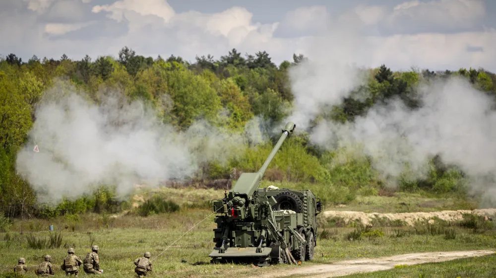 A Bohdana cannon fires in Lviv in Ukraine, Saturday, April 27, 2024. The Bohdana cannons are produced in Ukraine. Danish Foreign Minister Lars Loekke Rasmussen, Danish Defense Minister Troels Lund Poulsen and members of parliament met with Ukrainian colleagues during a visit to Lviv. (Mads Claus Rasmussen/Ritzau Scanpix)