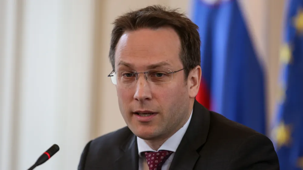 kandidat za Ustavnega sodnika RS DDr. Klemen Jaklič, predavatelj na ameri&scaron;ki Univerzi Harvard, kjer predava s področij ustavnega prava, moralne teorije, etike, človekovih pravic in demokracije.   - 21.03.2017 - javna predstavitev drugega kandidata za sodnika Ustavnega sodi&scaron;ča RS Klemna Jakliča v predsedni&scaron;ki palači -.    //FOTO: Luka Cjuha