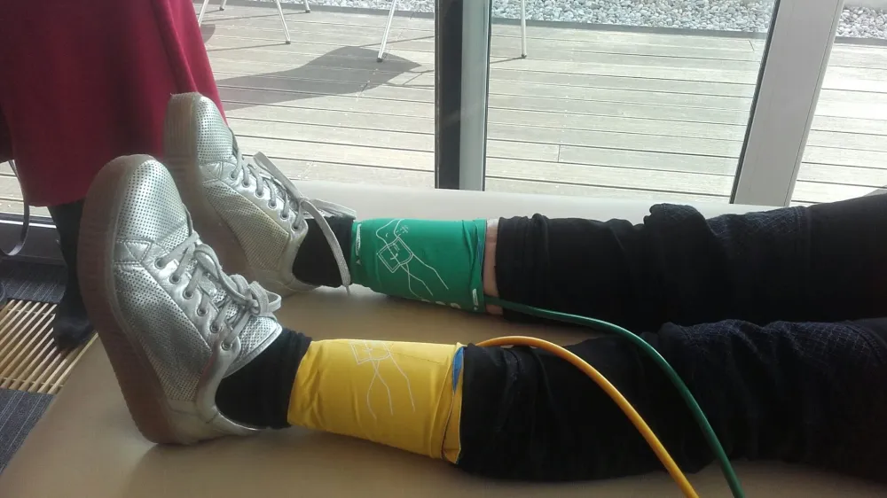 Meritve gleženjskega indeksa so pomembne pri odkrivanju slab&scaron;e prekrvitve nog, a niso smiselne za prav vsakega pacienta, ki vstopi v ambulanto družinske medicine.&nbsp;