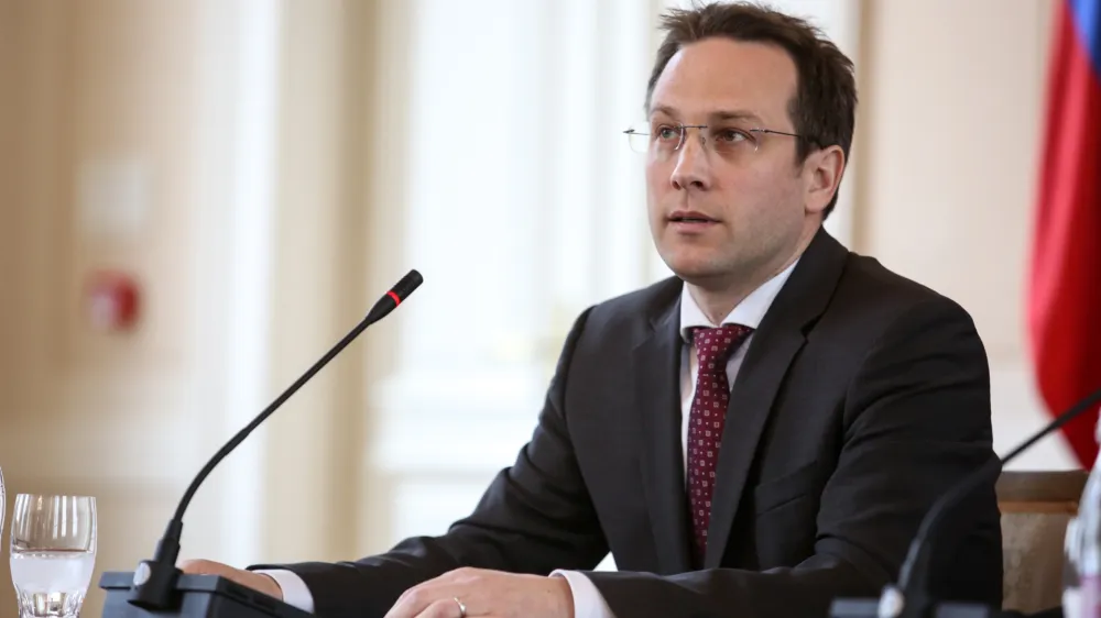 kandidat za Ustavnega sodnika RS DDr. Klemen Jaklič, predavatelj na ameri&scaron;ki Univerzi Harvard, kjer predava s področij ustavnega prava, moralne teorije, etike, človekovih pravic in demokracije.   - 21.03.2017 - javna predstavitev drugega kandidata za sodnika Ustavnega sodi&scaron;ča RS Klemna Jakliča v predsedni&scaron;ki palači -.    //FOTO: Luka Cjuha