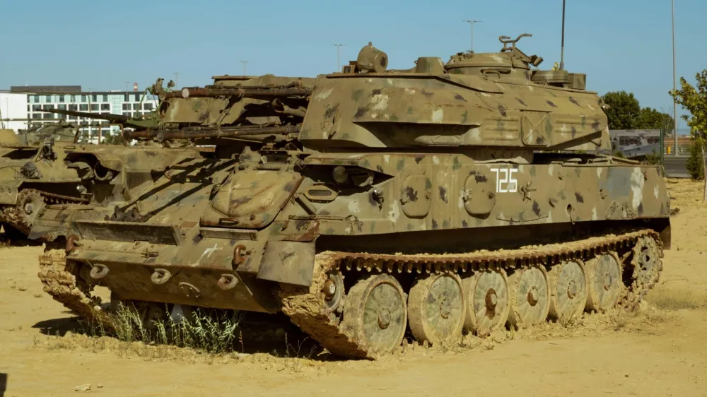 Zajeti armenski tank v okolici Bakuja.