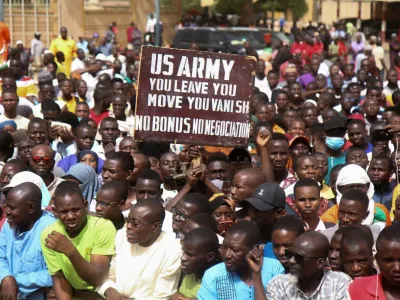 FILE PHOTO: Nigeriens gather in a street to protest against the U.S. military presence, in Niamey, Niger April 13, 2024. REUTERS/Mahamadou Hamidou/File Photo