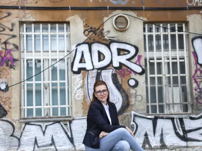 Dr. Tina Palaić, etnologinja in kulturna antropologinja: Zunajevropske zbirke pri nas resda niso posledica krvavih voja&scaron;kih ekspedicij, kljub temu pa smo bili del miselnega sistema, ki je vzpostavljal ideje o Drugem, ki so na zahodu krožile prek imperialne in kolonialne literature.