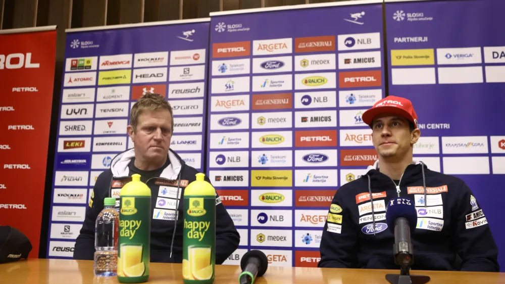 glavni trener za mo&scaron;ke tehnične discipline SP Klemen Bergant in alpski smučar Žan Kranjec - 13.01.2020 - Novinarska konferenca alpskega smučarja Žana Kranjca in glavnega trenerja mo&scaron;ke vrste za veleslalom in slalom Klemna Berganta //FOTO: Luka Cjuha.
