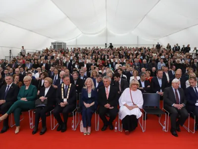 Častna&nbsp;me&scaron;čana sta postala Julijana Žibert in Janez Koželj.