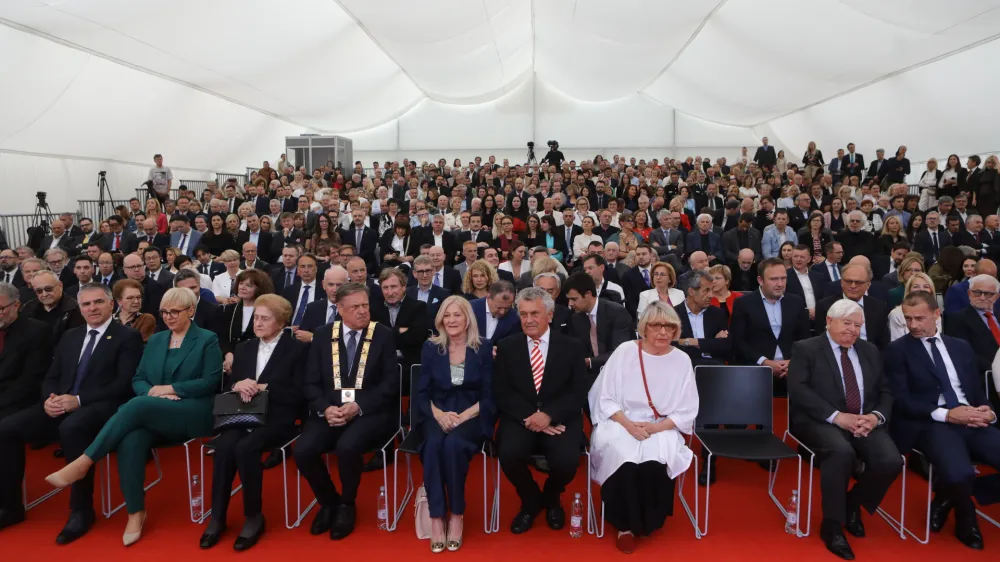 Častna&nbsp;me&scaron;čana sta postala Julijana Žibert in Janez Koželj.