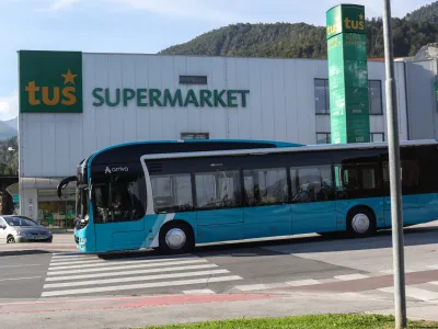 - mestni avtobus - Supermarket TU&Scaron; - 03.09.2018 &ndash; Občina Jesenice - //FOTO: Jaka Gasar
