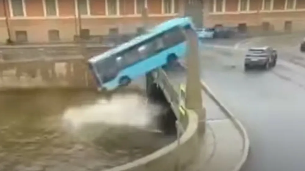 Nesreča avtobusa v Sankt Peterburgu