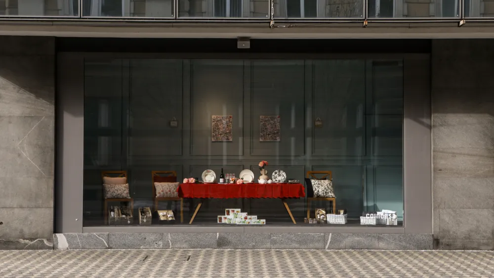 30.01.2023 - simbolična fotografija - obložena miza - blagovna znamka Coincasa - hi&scaron;na dekoracija - trgovina v veleblogovnici Nama - izložbaFoto: Luka Cjuha