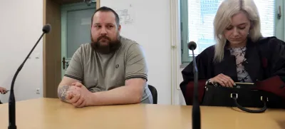 Urban Purgar se mora tokrat zagovarjati zaradi groženj in javnega spodbujanja sovraštva, nasilja ali nestrpnosti, v preteklosti pa je bil že večkrat obsojen zaradi premoženjskih kaznivih dejanj. 