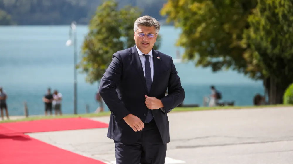 - predsednik vlade dr. Robert Golob- ministrica za zunanje zadeve Tanja Fajon- Predsednik Republike Hrva&scaron;ke Andrej Plenković- 29.08.2022 - 17. Blejski strate&scaron;ki forum &ndash; BSF Bled 2022 pod naslovom Vladavina moči ali moč pravil, posvečen predvsem ruski agresiji na Ukrajino in njenim posledicam. //FOTO: Bojan Velikonja