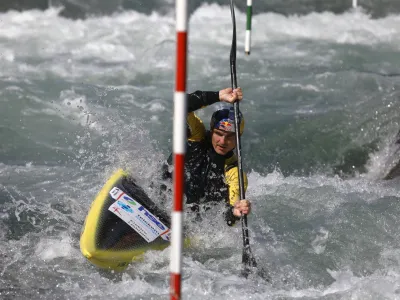 Peter Kauzer10.5.2024 - medijsko druženje s kajaka&scaron;i in kanuisti ter vodstvom reprezentance z novinarsko konferenco, na kateri bodo spregovorili o pripravljenosti ter pričakovanjih na evropskem prvenstvu v slalomu na divjih vodah, ki bo v Tacnu Foto Luka Cjuha