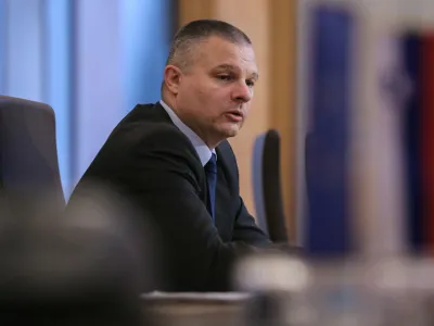 - 28.11.2016 - Darko Muenič, direktor urada za preprečevanje pranja denarja predstavil določbe novega zakona o preprečevanju pranja denarja in financiranja terorizma;  //FOTO: Jaka Gasar