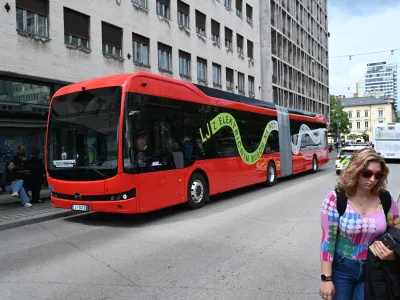 Električni avtobus kitajskega proizvajalca BYD bo testno prevažal potnike do 25. maja.&nbsp;