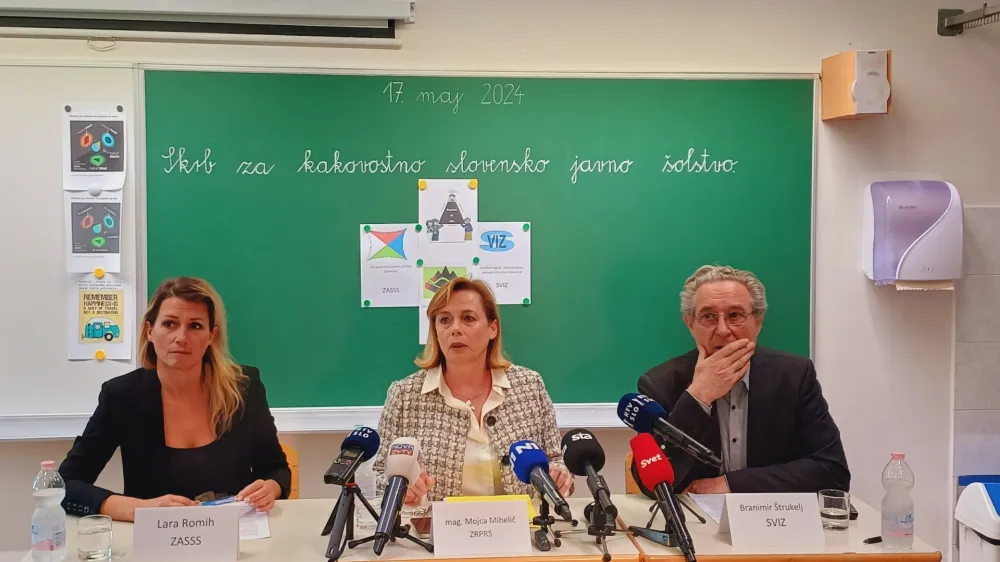 Lara Romih, Mojca Mihelič in Branimir &Scaron;trukelj (z leve) so opozorili na vrsto izzivov v javnem &scaron;olstvu. V &scaron;oli želijo vzpostaviti sistem zagotavljanja kakovosti in okrepiti njen vzgojni pomen.