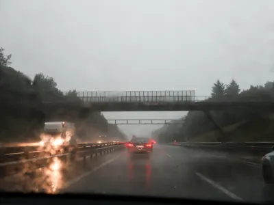 - Nevihta, nevihtni oblak. &Scaron;tajerska avtocesta Maribor - Ljubljana- 19.07.2023 &ndash; vreme - oranžno opozorilo za celotno Slovenijo &ndash; nevihtni pas - nevihte //FOTO: Bojan Velikonja
