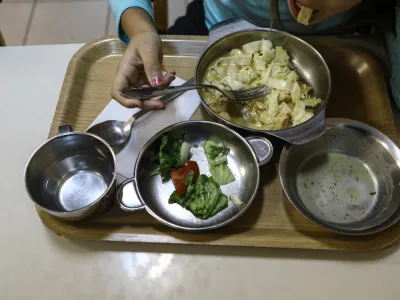 simbolična fotografija - &scaron;olstvo - &scaron;olska prehrana - kosilo - malica- 12.11.2019 &ndash; Podružnična osnovna &scaron;ola PO&Scaron; Podljubelj, ki je del Osnovne &scaron;ole Tržič.  //FOTO: Luka Cjuha..