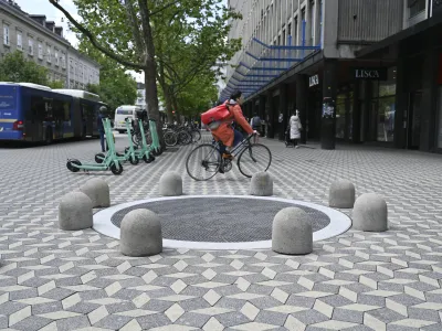 Nedokončana fontana v križi&scaron;ču Slovenske in Tom&scaron;ičeve Foto: Nik Erik Neubauer