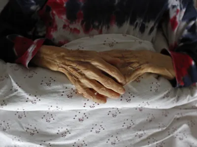 - ilustrativna fotografija - starost- Hi&scaron;a hospic - namenjena bivanju neozdravljivim bolnikom in nego umirajočim,, Hradeckega 20, //FOTO: Jaka Gasar