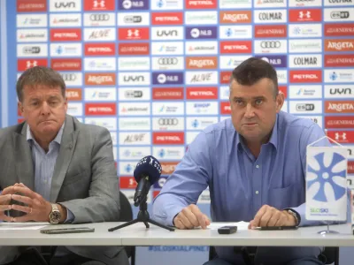 -Matjaž &Scaron;arabon, vodja panoge za alpsko smučanje pri SZS.- Jenez Bijol, predsednik panoge za alpsko smučanje pri SZS.- 23.05.2024. - Novinarska konferenca predsednika panoge za alpsko smučanje Janeza Bijola in vodje panoge Matjaža &Scaron;arabona. Predstavila sta sklepe seje odbora panoge in sestave reprezentanc v alpskem smučanju za novo sezono. //FOTO: Bojan Velikonja