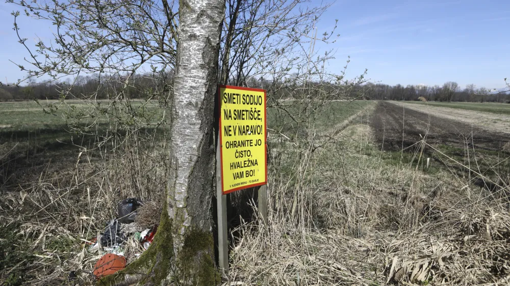 - 29.03.2023 - Ljubljansko barje - divja odllagali&scaron;ča odpadkov - //FOTO: Luka Cjuha