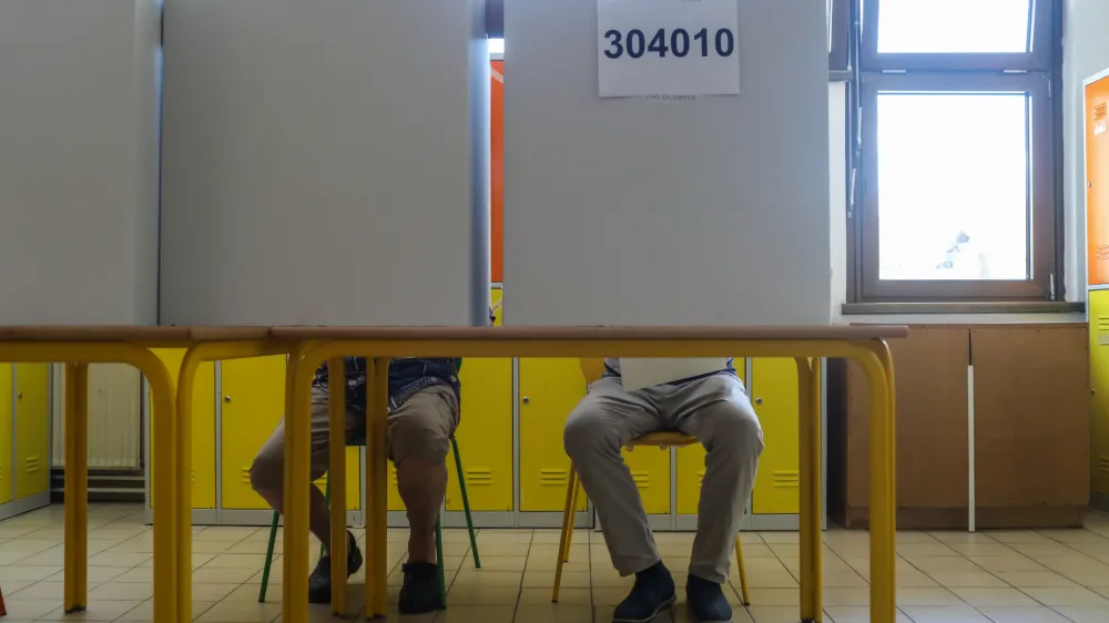 voli&scaron;če O&Scaron; Livada - simbolična fotografija - glasovanje - 03.06.2018 &ndash; Parlamentarne volitve 2018 - osme volitve poslancev v Državni zbor Republike Slovenije - tretje predčasne državnozborske volitve v zgodovini samostojne Slovenije //FOTO: Jaka Gasar