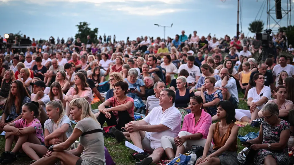 Operna noč SNG Maribor na Ptuju