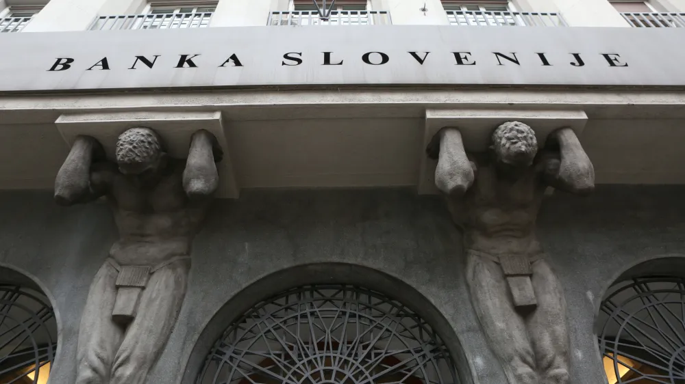 V celotnem triletnem obdobju do leta 2026 bo po napovedih Banke Slovenije stopnja brezposelnosti ostala na rekordno nizkih ravneh.&nbsp;