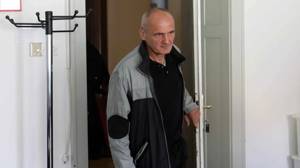 Obtoženemu Petru Ježu na papirju grozi do osem let zapora, obsodbe in zaporne kazni za tovrstna kazniva dejanja pa so izjemno redke.&nbsp;