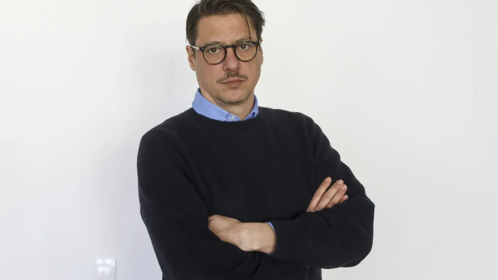 - 16.01.2024 &ndash; Miha Plementa&scaron;, novinar &ndash; urednik Dnevnik online &ndash; Dnevnik.si - Redakcija Dnevnik 2024 - portreti za komentarje in kolumne - kolumnisti - komentatorji &ndash; novinarji -  //FOTO: Luka Cjuha