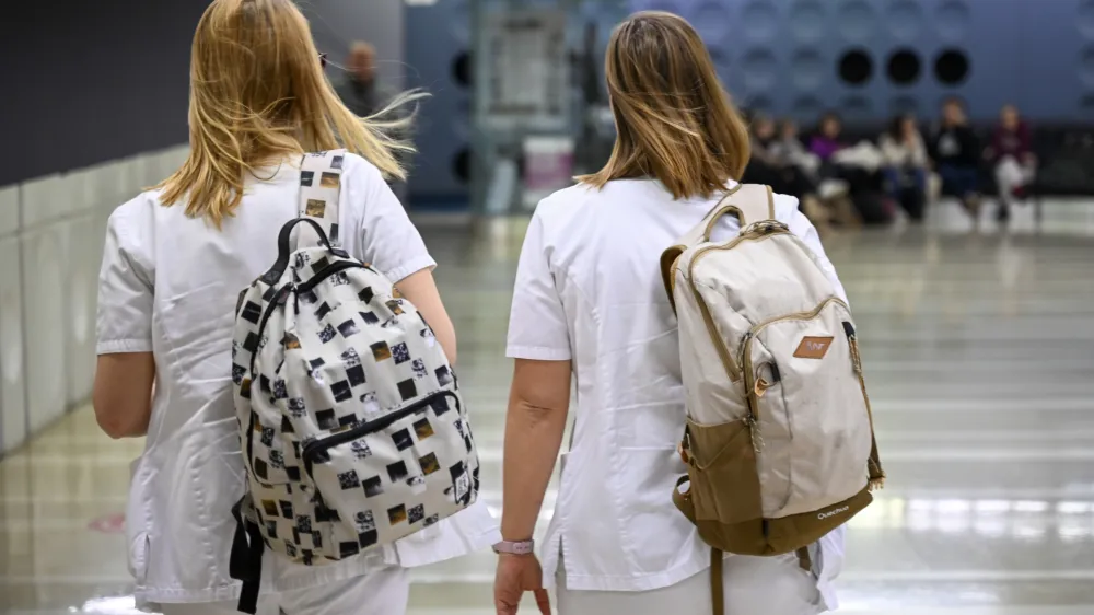  - 09.01.2024 &ndash; opozorilna stavka zdravnikov in zobozdravnikov - zdravniki in zobozdravniki zaradi neuresničenih zavez vlade iz že sklenjenih sporazumov opozorilno stavkali. protest //FOTO: Nik Erik Neubauer 