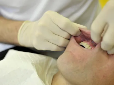 - ilustrativna fotografija- zobozdravnik, zobozdravstvo, bolezni zob in dlesni    //FOTO: Tomaž Zajel&scaron;nik